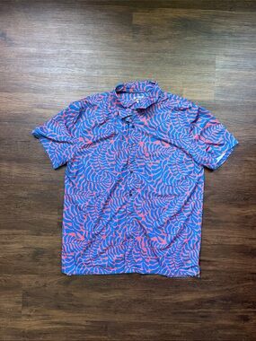 Men's Short-Sleeve Button-Down Shirt - Blue & Coral Leaf Print